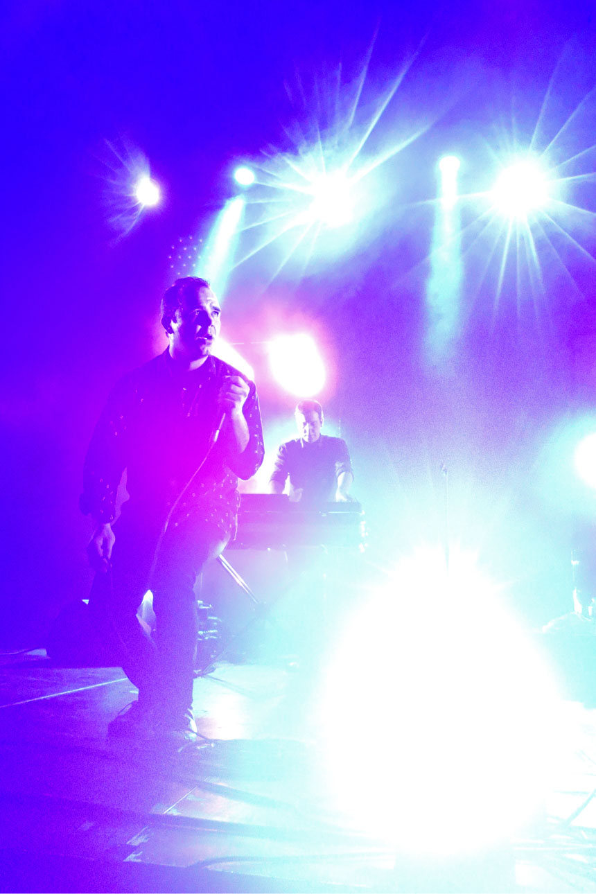 Future Islands perform a sold-out show at Berln's Columbiahalle in 2017
